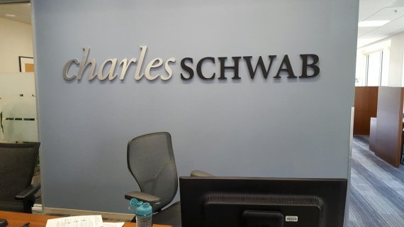 미국 인터넷전운은행 찰스 슈왑