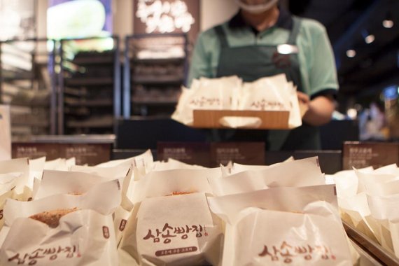 CJ그룹의 식자재유통 전문기업 프레시웨이의 인큐베이팅 시스템의 지원으로 지역대표 빵집에서 전국구로 떠오른 '삼송빵집'