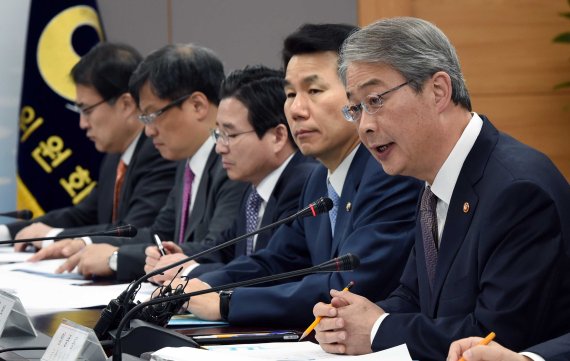 임종룡 경제부총리 내정자 "외환시장 과도한 쏠림 주시..비상 외화조달계획 재점검"