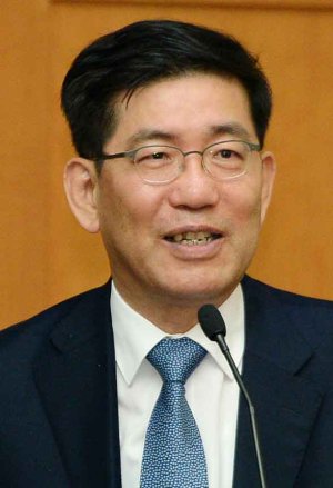 이재은 홍익대학교 교수 ■약력 △한국.미국 공인회계사, 세무사 △회계감시인증기준위원회 위원 △홍익대학교 경영학과 교수