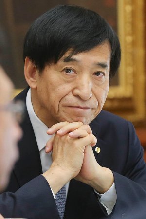 [미국 트럼프 시대]트럼프 변수와 가계부채 급증에… 한은, 기준금리 또 동결