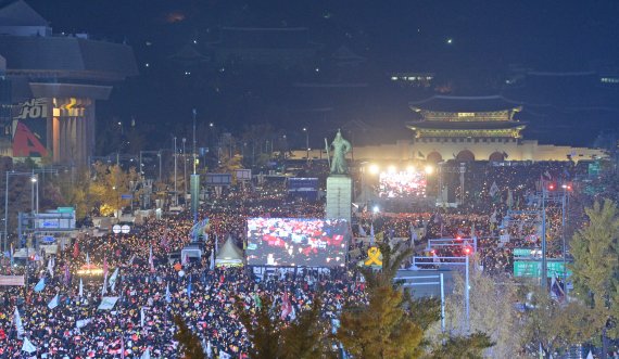 주말 100만명 운집 역대 최대규모 서울 도심 촛불집회