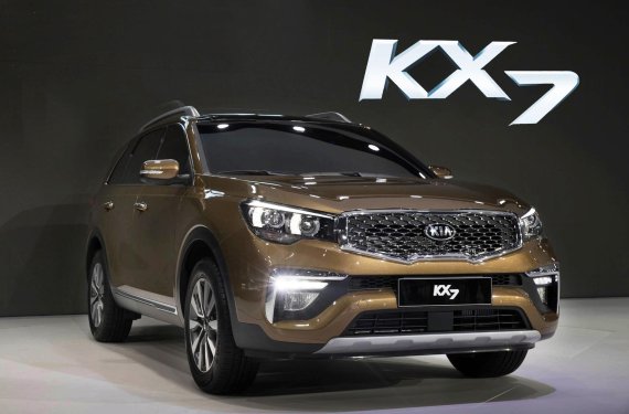 기아차가 중국시장에 내놓은 중형 SUV 'KX7'