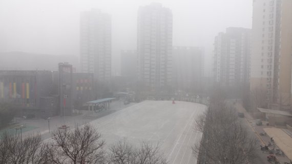 中 71개 도시, 공기오염 '심각 이상'.. 스모그 탈출 여행객 3배 이상 늘어