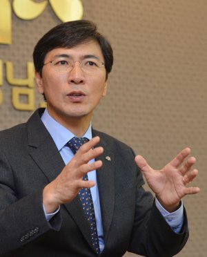 안희정 충남도지사