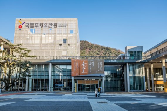 겨울밤하늘에 반짝이는 별, 별.. 그리고 ‘가족’