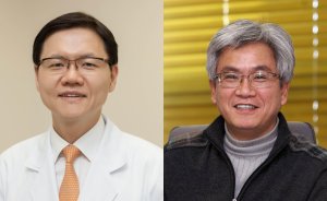 서울아산병원 소화기내과 명승재 교수(왼쪽), 카이스트 생명과학과 임대식 교수