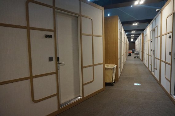 [현장르포] "인천공항 캡슐호텔, 샤워부스까지 갖춘 객실, 생각보다 넓어"