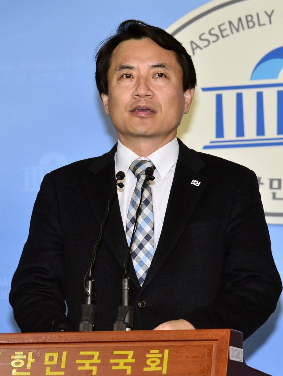 김진태 대선공약 발표…"대입 수시·로스쿨 폐지하겠다"