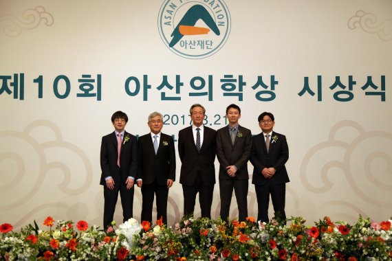 '제10회 아산의학상' 수상자에 김진수 기초과학연구원 단장, 한덕종 서울아산병원 교수 선정