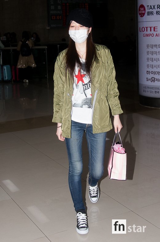 [포토] 하네다 아이, ‘전 AV 배우의 스키니한 각선미’