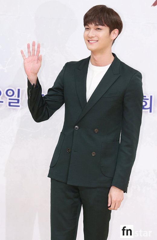 [포토] 조윤우, ‘어느 각도 완벽해’