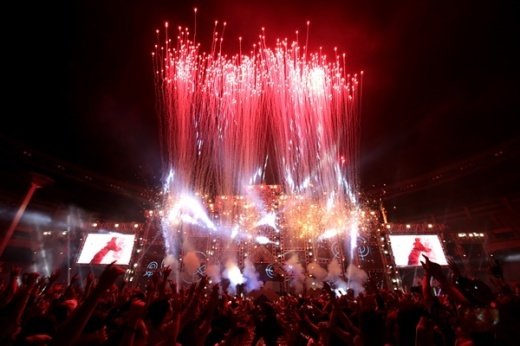 [월디페 리뷰①] 4色 무대 어우러진 ‘韓 대표 EDM 축제’