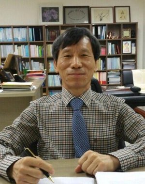 [이슈 앤 사람]이은섭 부산대 교수 "한국형 '토종' 무역이론 해외전파 주력"