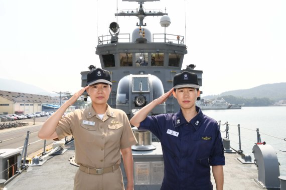 해군 사상 첫 女 함장 탄생 - 파이낸셜뉴스