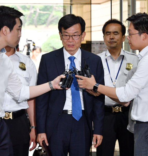 이재용 재판 증인출석하는 김상조 공정위원장