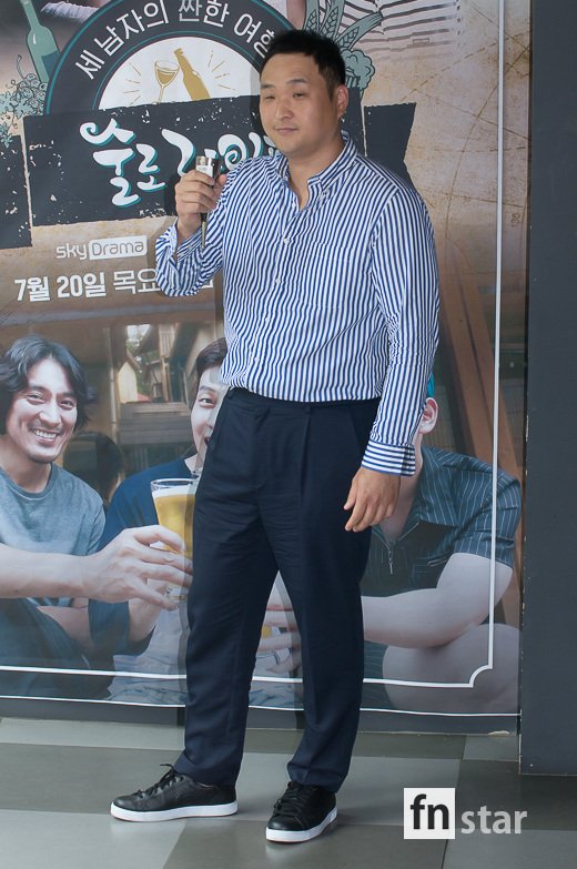 [포토] 구성환, ‘술잔 움켜쥐고~’