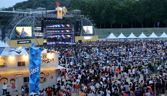 100만명 이상이 다녀간 '대구치맥페스티벌'이 대한민국을 대표하는 '관광형 산업축제'로 자리매김하고 있다.
