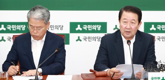 박주선 "대통령 지지도가 높으면 국민은 세금도 더 내야 하나"