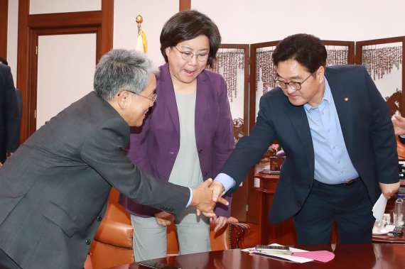 탄력 받는 ‘신(新) 3당 공조’…한국당은 고립