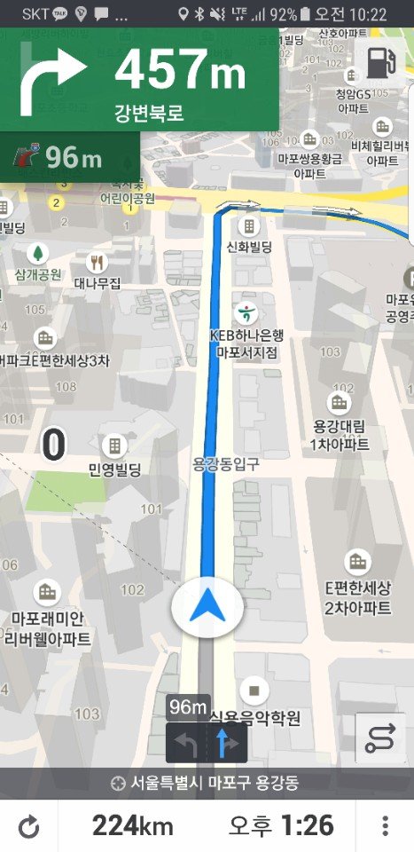 경쟁사 내비로 서울 마포역 인근에서 강원도 강릉시 초당순두부마을까지 경로설정을 한 화면