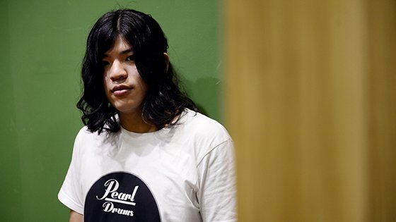 드럼연주 크리에이터 부기드럼이 인터뷰에 앞서 사진촬영을 갖고 있다./조재형 기자