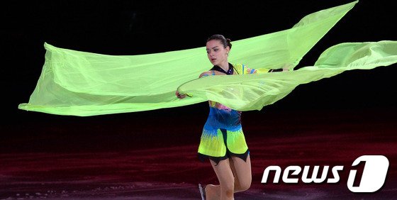 소치때 '김연아 金 뺏은' 소트니코바 "발리예바, 넌 우리의 영웅"