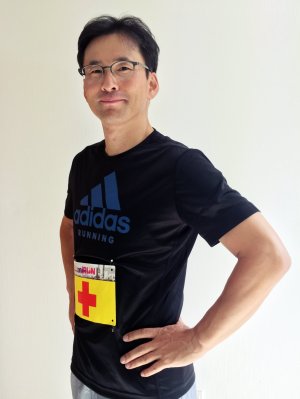 레이스패트롤 공식 복장을 착용한 '한국 달리는 의사들' 조대연 회장