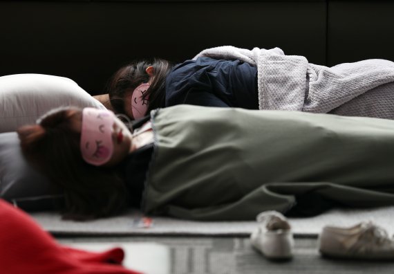 한국인의 수면시간은 경제협력개발기구(OECD)국가 중 가장 적다. '잠 못 드는 대한민국'이라는 불명예스러운 별명이 붙을 정도다. 사진=연합뉴스
