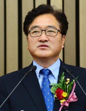 우원식 "한국당, 협치 부족 지적하며 영수회담 불참 이중적 태도"