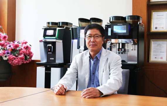 [2017 중기 희망 리포트] 커피 머신 만드는 '동구', 전자동 원두커피 머신 '로제타'내놔