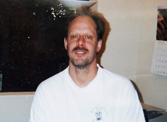 This undated photo provided by Eric Paddock shows his brother, Las Vegas gunman Stephen Paddock. On Sunday, Oct. 1, 2017, Stephen Paddock opened fire on the Route 91 Harvest Festival killing dozens and wounding hundreds. (Courtesy of Eric Paddock via AP) <All rights reserved by Yonhap News Agency>