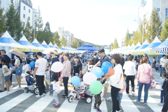 지상군 페스티벌 기간 동안 계룡시 금암동에서는 계룡시 주관으로 군문화축제가 열렸다. /사진=문형철 기자