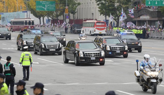 [트럼프 방한 첫날] 日은 "손님이 왕" 韓은 "주객 절충".. 트럼프 맞는 자세