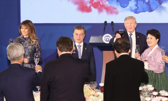 [트럼프 방한 첫날] 김현종·라이트하이저 ‘통상 맞수’ 자리한 3번 테이블 주목