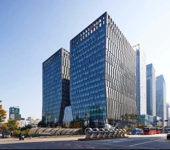 롯데자산개발, 시그니쳐타워 PM 계약 체결.. 부동산 자산관리 사업 본격 진출