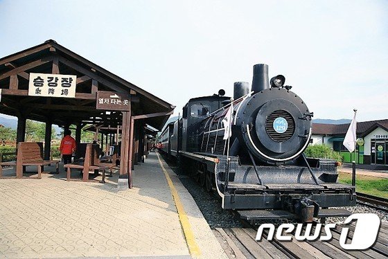 철로 위 달리는 '쇠당나귀'..경인선 120주년 기념 전시