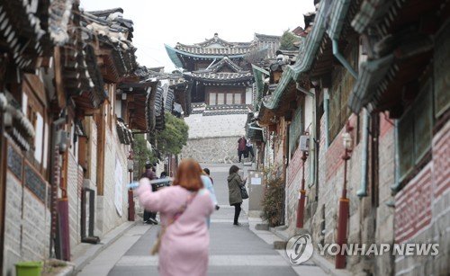 북촌 한옥마을, 일요일에 못간다..'관광 허용시간' 도입