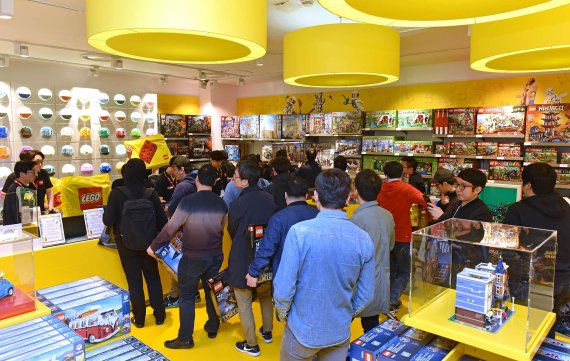 '레고 스토어' 국내 개장 1주년 맞아