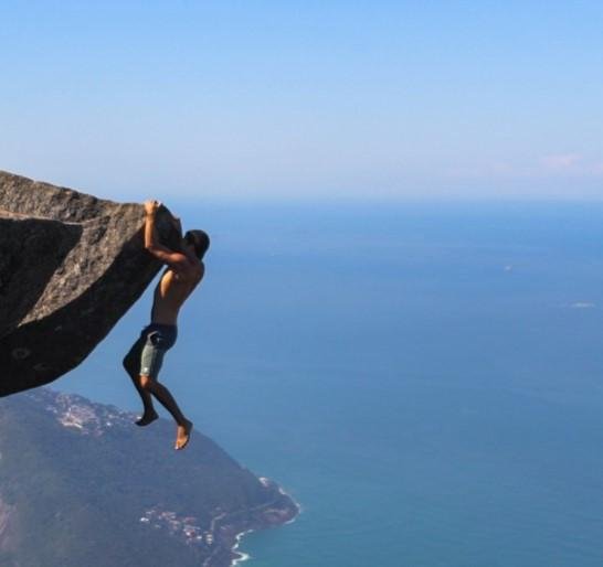 브라질 절벽에 매달린 티아코 코레아./티아코 코레아 인스타그램