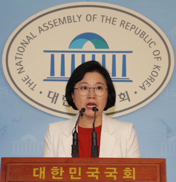 與 '방중 취재단 폭행'에 "있을 수 없는 사고"… 유감 표명