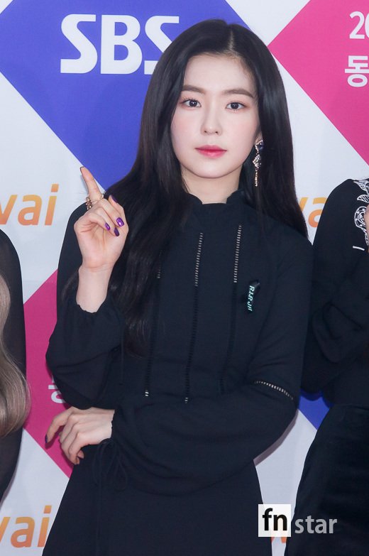 [포토] 레드벨벳 아이린, ‘RIP-JH~종현 애도하는 리본메고’