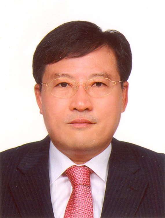 풀무원 남승우 대표 은퇴, 전문경영인 이효율 신임 총괄CEO 선임