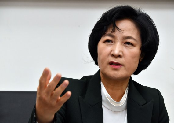 추미애 대표 신년인터뷰 "文정부와 민주당은 운명공동체"