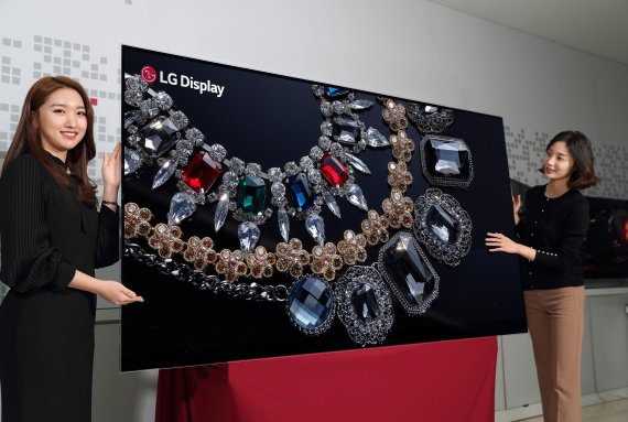 LG 88형 8K OLED