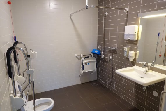 네덜란드 포스코턴 플로렌스의 치매노인의 거주시설은 1인 1실로 돼 있다. 개인 룸과 화장실로 돼 있는 주거공간은 치매노인들이 자신의 물건을 가져와 꾸밀 수 있다.