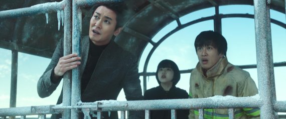 '신과함께' 2018년 첫 천만 영화 탄생…韓 영화 16번째