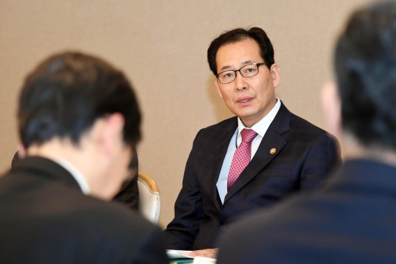정부 "최저임금 편승 생활밀접 분야 가격인상 감시 강화"