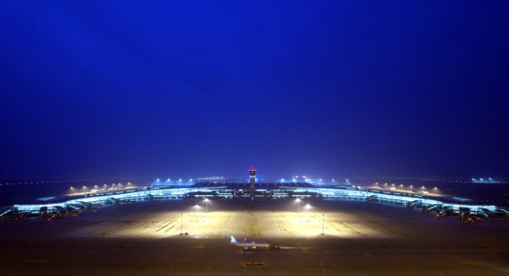 불야성 이루는 인천공항 제2여객터미널