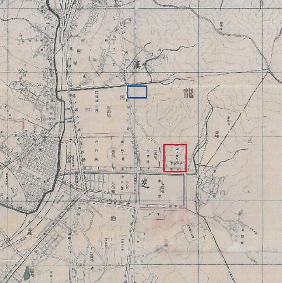 ▲ 1914년 '경성부시가강계도'. 파란색 네모가 현재의 '이태원 터' 표석의 위치이며 빨간색 네모가 '경성위수병원'으로 이 자리에 이태원이 있었을 것으로 추정된다.